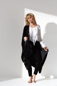 fetts Boutique VELVET TRAVEL CAPE MELA LABELS PAGE IMAGE 4